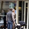 Exclusif - La princesse Madeleine, son mari Chris O'Neill et leur fille Leonore se promènent dans les rue de New York le 29 mars 2014.
