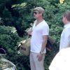 Brad Pitt quittant l'hôtel Bel Air à Beverly Hills après y être arrivé le 5 avril avec sa fiancé Angelina Jolie - 6 avril 2014