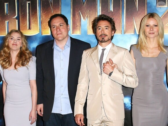 Scarlett Johansson, Jon Favreau, Robert Downey Jr. et Gwenyth Paltrow lors de la présentation du film Iron Man 2 à Los Angeles le 23 avril 2010
