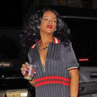 Rihanna et Drake : Premier câlin en public... mais ils se la jouent distants