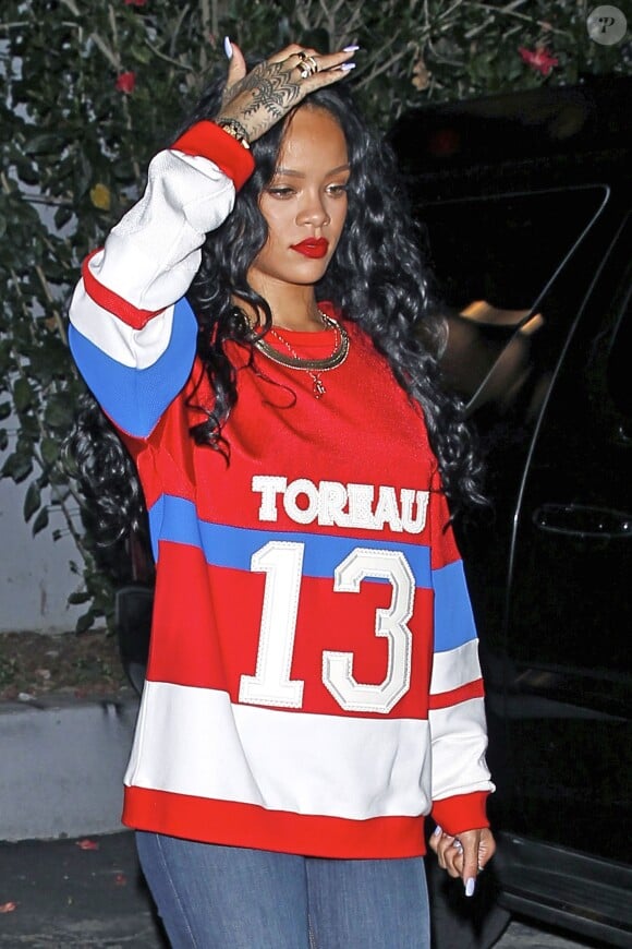 Rihanna à la sortie de la boîte de nuit Greystone à Los Angeles, le 6 avril 2014.