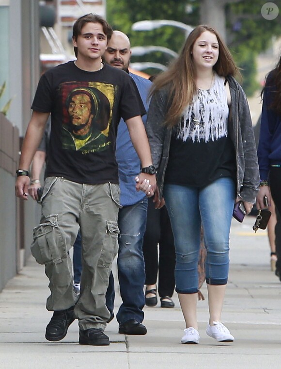 Prince Jackson et sa girlfriend Nikita Bess main dans la main à Beverly Hills, le 10 avril 2014.