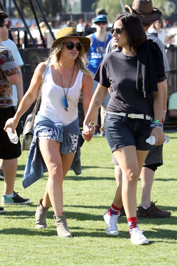 Hilary Duff à Coachella le 11 avril 2014 avec une amie.