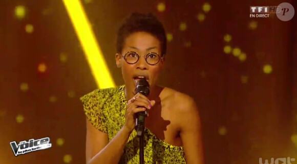 Jenifer chante avec Lioan, La Petite Shade et Emma Shaka en live dans The Voice 3, le samedi 12 avril 2014 sur TF1