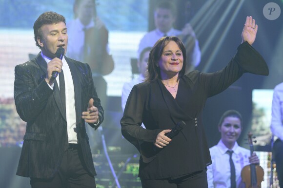 Tony Carreira et Lisa Angell - Concert exceptionnel de Tony Carreira au Palais des Sports à Paris, le 12 avril 2014.