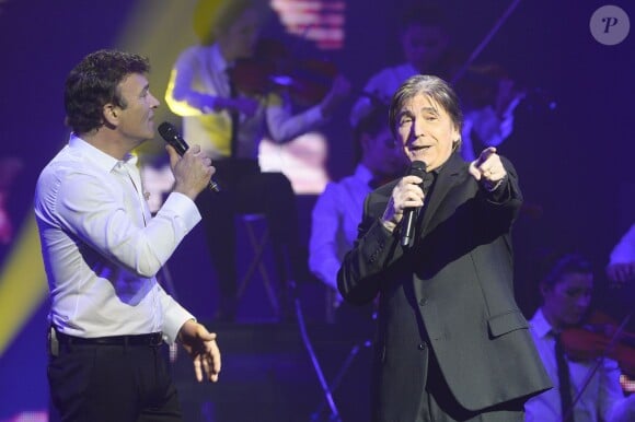 Tony Carreira et Serge Lama - Concert exceptionnel de Tony Carreira au Palais des Sports à Paris, le 12 avril 2014.