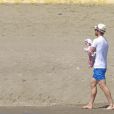  Xabi Alonso passe ses vacances avec sa femme Nagore Aramburu et leur fille Emma &agrave; Marbella le 12 avril 2014.&nbsp; 