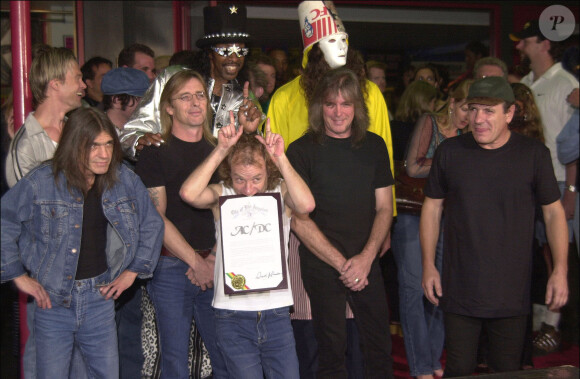 AC/DC intronisé sur le Sunset Boulevard à Los Angeles le 15 septembre 2000.