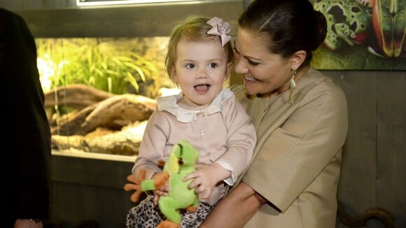 Victoria de Suède : La princesse Estelle captivée au pays des grenouilles