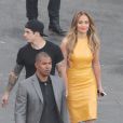  Beau Smart et Jennifer Lopez, main dans la main, quittent les studios d'American Idol. Los Angeles, le 16 avril 2014. 