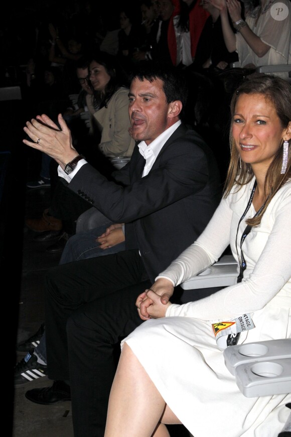 Manuel Valls et sa femme Anne Gravoin ont assisté au concert de Johnny Hallyday au Stade de France en juin 2012