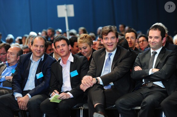 Jean-Christophe Cambadelis, Manuel Valls, Arnaud Montebourg et Benoit Hamon à Paris, le 28 mai 2011