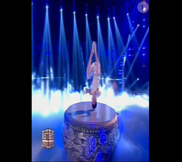Zhang Junyi (The Best, le meilleur artiste 2014 - émission diffusée le vendredi 18 avril 2014 sur TF1.)