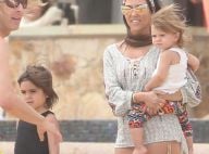 Kourtney Kardashian : En bikini, elle assume son corps de maman radieuse !