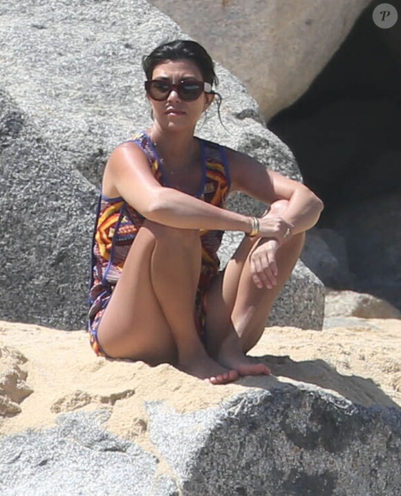 Kourtney Kardashian, relax sur la plage, son petit ami Scott Disick et leurs enfants Mason et Penelope en week-end à Cabos San Lucas au Mexique. La petite famille a fêté l'anniversaire de Kourtney au soleil. Le 19 avril 2014