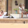 Kourtney Kardashian, son petit ami Scott Disick et leurs enfants Mason et Penelope en week-end à Cabos San Lucas au Mexique. La petite famille a fêté l'anniversaire de Kourtney au soleil. Le 19 avril 2014