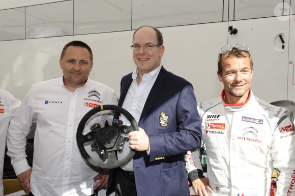 Le prince Albert II de Monaco est venu assister aux qualifications d'une épreuve de championnat WTCC, au circuit Paul Ricard du Castellet, auxquelles le pilote Sébastien Loeb participe le 19 avril 2014.