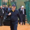 Le prince Albert II de Monaco à l'entraînement pour un match en double lors du Tennis Rolex Masters de Monte Carlo à Monaco le 19 avril 2014 