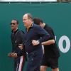 Le prince Albert II de Monaco et Arnaud Boetsch à l'entraînement pour un match en double lors du Tennis Rolex Masters de Monte Carlo à Monaco le 19 avril 2014 