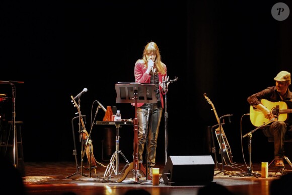 Carla Bruni lors de son concert au Luckman Fine Arts complex à Los Angeles le 26 avril 2014