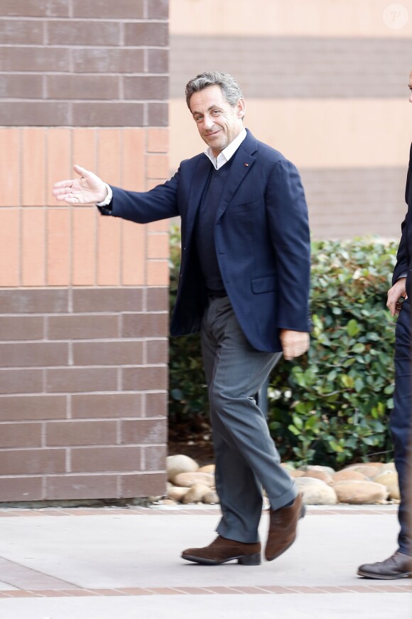 Nicolas Sarkozy se rend au concert de sa femme, Carla Bruni-Sarkozy, au Luckman Fine Arts complex à Los Angeles le 26 avril 2014