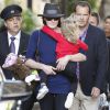 Nicolas Sarkozy, Carla Bruni et leur fille Giulia, quittent leur hôtel à Los Angeles, pour se rendre à l'aéroport LAX de Los Angeles, le 29 avril 2014.