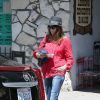 Semi-Exclusif - Carla Bruni est allée faire du shopping dans un magasin de guitares à Los Angeles. Le 29 avril 2014.