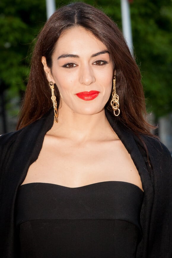 La chanteuse et comédienne Sofia Essaïdi au Conseil économique, social et environnemental à Paris, le 1er avril 2014.