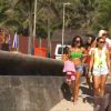 Après-midi à la plage pour les filles et Benji (Les Marseillais à Rio, épisode 46 diffusé le vendredi 2 mai 2014)