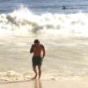 Première baignade à Rio pour Benji (Les Marseillais à Rio, épisode 46 diffusé le vendredi 2 mai 2014)