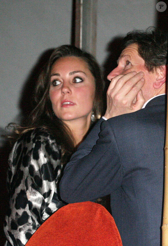 Kate Middleton et Guy Pelly, ami des princes William et Harry, lors de la première du show Afrika ! Afrika ! à l'O2 Arena de Londres en janvier 2008