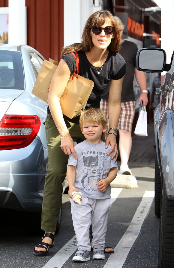 Jennifer Garner et Samuel à Brentwood, Los Angeles, le 3 mai 2014