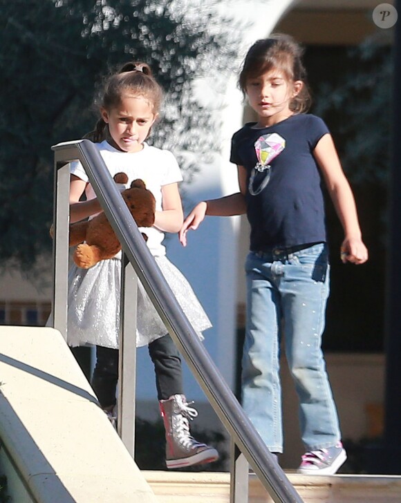 Les enfants de Jennifer Lopez, Max et Emme Muniz à Calabasas, le 21 février 2014.