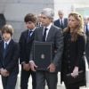 Adolfo Suarez Illana avec son épouse Isabel et leurs fils Adolfo et Pablo lors des obsèques de son père Adolfo Suarez, le 31 mars 2014 à la cathédrale de la Almudena, à Madrid.