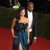 Kim Kardashian et son fiancé Kanye West assistent au MET Gala au Metropolitan Museum of Art, pour le vernissage de l'exposition Charles James: Beyond Fashion. New York, le 5 mai 2014.