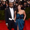 Kanye West et Kim Kardashian assistent au MET Gala au Metropolitan Museum of Art, pour le vernissage de l'exposition Charles James: Beyond Fashion. New York, le 5 mai 2014.