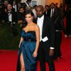 Kim Kardashian et son fiancé Kanye West assistent au Met Gala, au Metropolitan Museum of Art. New York, le 5 mai 2014.
