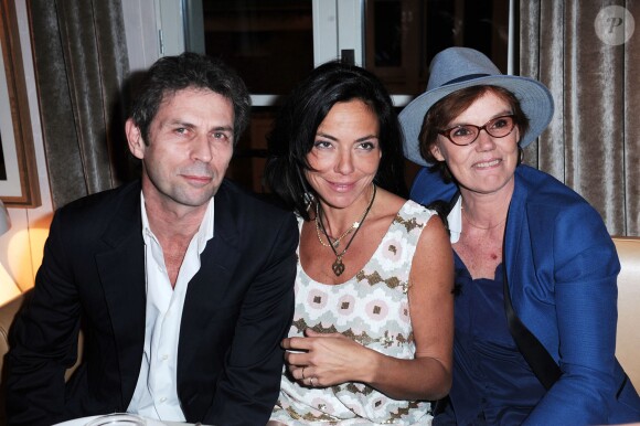 Frédéric Taddeï, Sandra Zeitoun et Claire Nebout à l'anniversaire de Sarah Zeitoun célébré au restaurant "Ma Cocotte" à Saint-Ouen. Le 7 mai 2014.