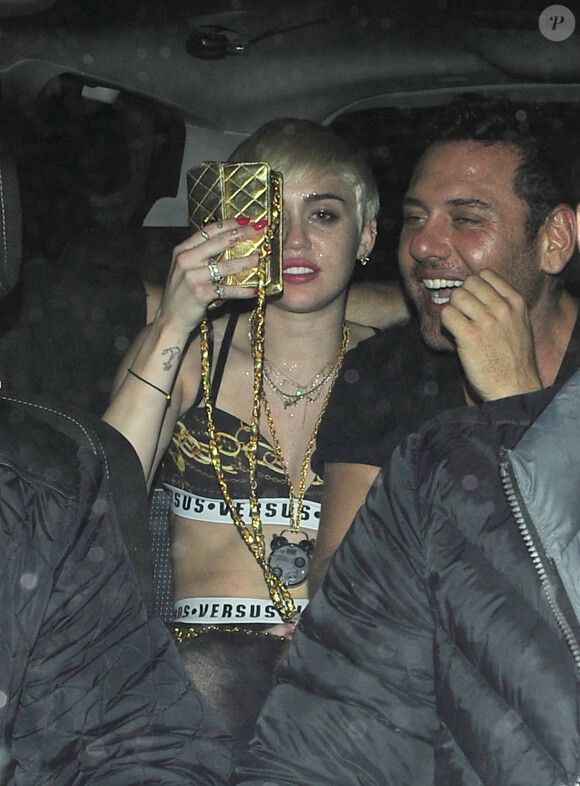 Miley Cyrus quittant le club "Madame Jojo" à Londres le 8 mai 2014.