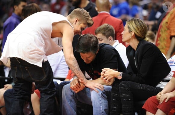 Young star Justin Bieber sits court side with his mother Pattie Mallette at the Los Angeles Clippers vs Oklahoma City Thunder in Los Angeles, CA, USA on May 11, 2014. The young Canadian Pop Star shook hands with Floyd Mayweather, Mark Wahlberg and his wife Rhea Durham. Photo by GSI/ABACAPRESS.COM12/05/2014 - Los Angeles