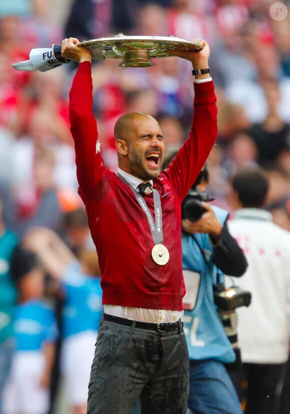 Pep Guardiola célèbre le titre de champion d'Allemagne avec le Bayern Munich le 10 mai 2014. 