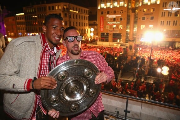 Franck Ribery et Jerome Boateng fêtent le titre de champion d'Allemagne avec le Bayern Munich le 10 mai 2014. 