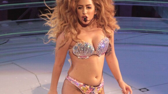 Lady Gaga délirante pour son 'Artpop Ball Tour' : La diva (encore) à moitié nue
