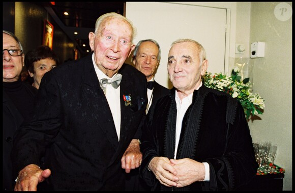 Charles Trenet et Charles Aznavour, au Palais des Congrès à Paris le 25 octobre 2000
