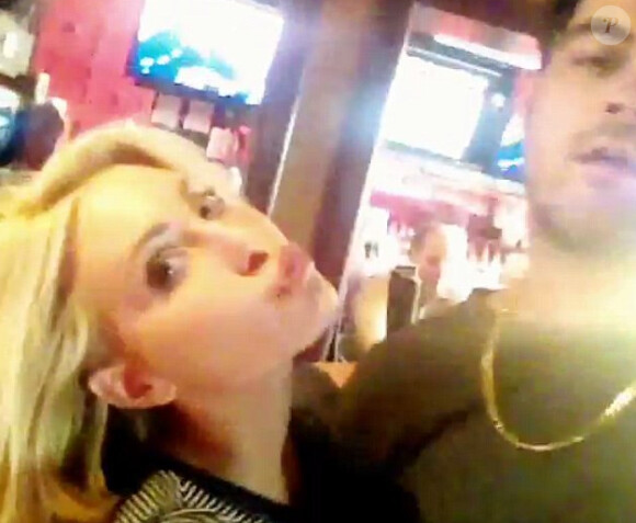 Accro à l'alcool et à la drogue, Chloe Lattanzi, la fille d'Olivia Newton-John a dévoilé sur les réseaux sociaux avoir rechuté après une cure de désintoxication de 7 mois.