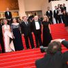L'équipe de Mr. Turner sur le tapis rouge du Palais des Festivals pour la projection de leur film en compétition. Cannes, le 15 mai 2014.