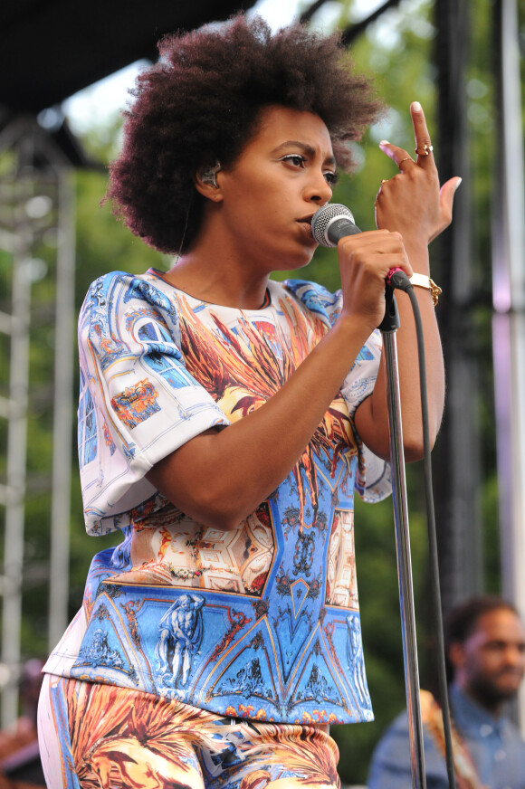 Solange Knowles en concert lors du festival Pitchwork à Chicago. Juillet 2013.