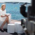 du film Saint Laurent, sur la plage du Majestic pour une interview avec Claire Chazal