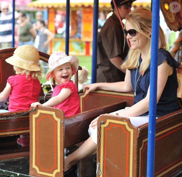 Autumn Phillips avec ses filles Isla et Savannah au Royal Windsor Horse Show le 17 mai 2014.