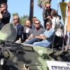 Arnold Schwarzenegger, Antonio Banderas, Glen Powell - Les acteurs du film "Expendables 3" arrivent à bord d'un char militaire devant l'hôtel Carlton pour le photocall du film dans le cadre du 67ème festival du film de Cannes, le 18 mai 2014.